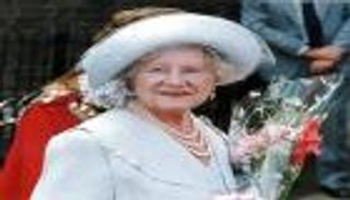 الملكة الأم.. سيدة وصفها هتلر بـ«أخطر امرأة في أوروبا»