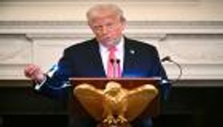 رغم التحديات القانونية.. ترامب يلوح بالترشح لولاية ثالثة 