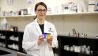 ابتكار ثوري في عالم التجميل.. الأزرق يعيد الحياة لكريمات البشرة الداكنة