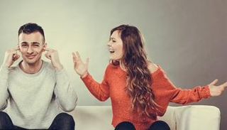 شكوى النساء من سمع الرجال الضعيف لها أساس علمي