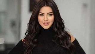 الفنانة إيناس النجار