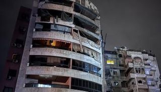 البناية التي استهدفتها الغارة الإسرائيلية - أ.ف.ب