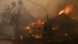 حرائق الغابات بكاليفورنيا تتسبب بعمليات إخلاء في عدة مقاطعات