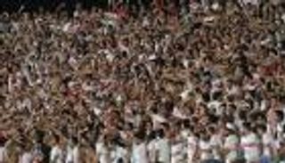 نيران صديقة.. مشاجرة بين جماهير الزمالك في مدرجات الكونفدرالية (فيديو)