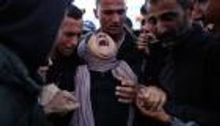 إسرائيل توسع رقعة الحرب بغزة.. وخطط لترحيل السكان