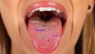 المرأة التي تتذوّق الكلمات.. عندما تصبح الحروف نكهات