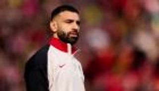 جلسة تصوير تثير التكهنات بشأن مستقبل محمد صلاح مع ليفربول