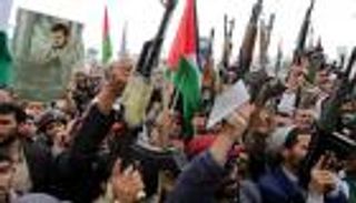 «تفاديا» لمواجهة مع أمريكا.. هل تخلت إيران عن الحوثيين؟