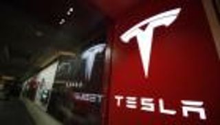 خسائر ضخمة لأسهم تسلا والرقائق والبنوك.. الرسوم تفرض كلمتها على الأسواق