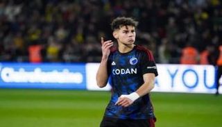 الموهبة الجزائرية أمين شياخة