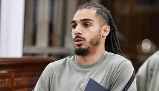 فارسي مدافع منتخب الجزائر