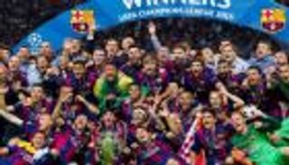 نجم برشلونة السابق.. من «بطل أوروبا» إلى عامل بمتجر