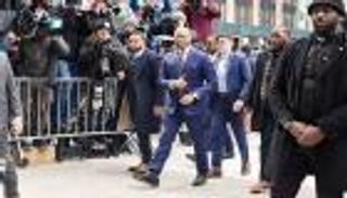 إريك آدامز.. ديمقراطي سابق على خطى ترامب نحو «الدولة العميقة»