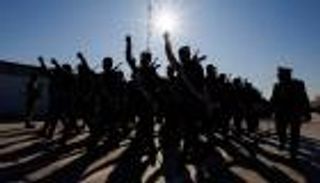 فصائل عراقية مستعدة لمناقشة التخلي عن السلاح لتجنب صدام مع ترامب