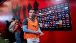 أدت لاعتقاله.. مشجع يصفع لاعب مانشستر سيتي