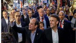 السيسي وماكرون في منطقة خان الخليلي