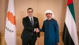 عبدالله بن زايد يبحث مع وزير خارجية قبرص علاقات البلدين وأوضاع المنطقة