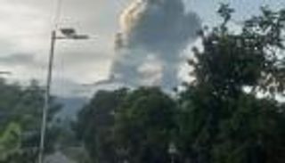 نشاط بركاني جديد في «كانلاون» بالفلبين يطلق سحابة رماد بارتفاع 4 كيلومترات