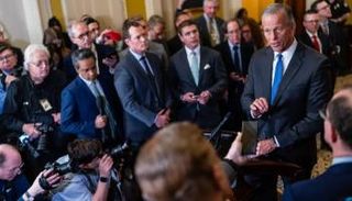 السيناتور جون ثون من ولاية داكوتا الجنوبية، زعيم الأغلبية الجمهورية