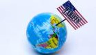 موجة حمراء تضرب مؤشرات أسواق المال مع تفعيل رسوم ترامب