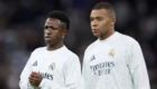 أنشيلوتي يُوبّخ مبابي وفينيسيوس: «كورتوا ركض أكثر منكما!» 