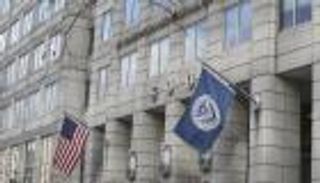 التأشيرات و«الغرين كارد» في أمريكا.. الكلمة للسوشيال ميديا