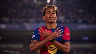 لامين يامال نجم برشلونة الواعد