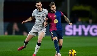 إينييغو مارتينيز في مباراة برشلونة وأوساسونا