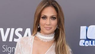 النجمة الأمريكية جينيفر لوبيز