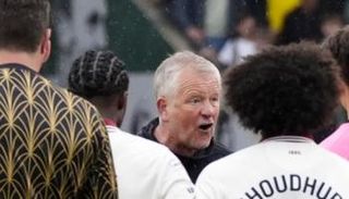 مشاجرة مدرب شيفيلد مع لاعبي بليموث