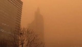 عواصف تضرب بكين