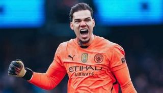 إيدرسون حارس مرمى مانشستر سيتي