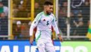 أحمد قندوسي يعيد رامز زروقي لحسابات منتخب الجزائر