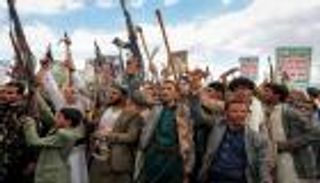 بصاروخين بالستيين ومسيرة.. «الحوثي» يتبنى قصف إسرائيل