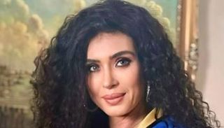 الفنانة والراقصة الاستعراضية دينا