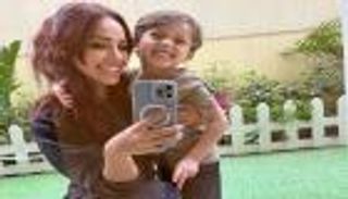 بعد حكم محكمة الأسرة.. رنا سماحة تعود إلى منزلها بصورة عائلية تجمعها بابنها
