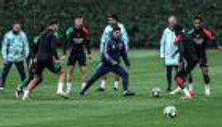 بتدخل متهور على لاعبه.. أرتيتا يثير القلق قبل موقعة ريال مدريد (فيديو)