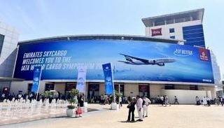 جانب من فعاليات منتدى الشحن العالمي 2025 في دبي