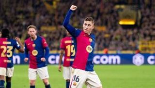 جانب من مباراة بروسيا دورتموند وبرشلونة