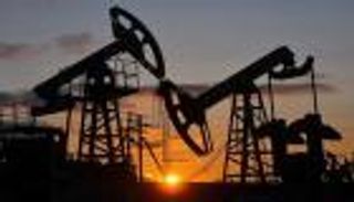 سعر النفط ينخفض مع اشتعال الحرب التجارية.. البرميل يلامس 60 دولارا