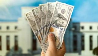 عملات ورقية فئة 100 دولار أمريكي