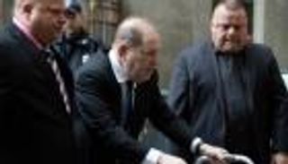 واينستين يطلب العلاج في مستشفى خلال محاكمته