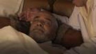 آخر مشاهد الفنان سليمان عيد.. «جثة غامضة» في فيلم «فار بسبع أرواح»