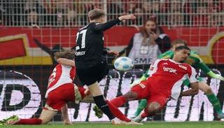 جانب من مباراة يونيون برلين وشتوتغارت