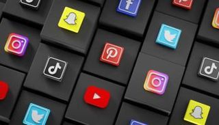 وسائل التواصل الاجتماعي