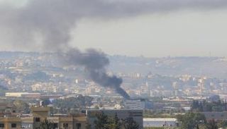 تصاعد الأدخنة جراء غارة إسرائيلية على لبنان