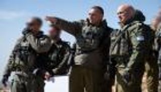 زيارة ورسائل.. إسرائيل «تتجذر» في المنطقة العازلة السورية