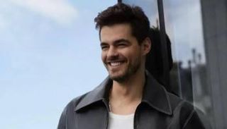 الممثل التركي بيرك أتان