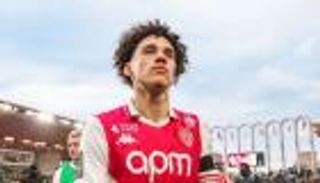 بعد تغيير وكيله.. هل يمثل أكليوش منتخب الجزائر؟