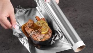 تغليف الطعام بورق الألومنيوم ليس خيارا آمنا 